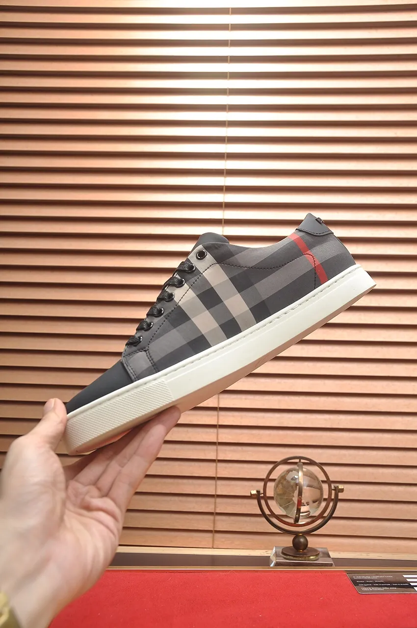 Men's shoes💰480💶[Burberry] (cowhide lining) classic low-top sneakers｜Imported cowhide with classic plaid fabric｜Cow leather lining｜Original outsole｜Fine workmanship and comfortable to wear Size: 38-44 (customized at 45)